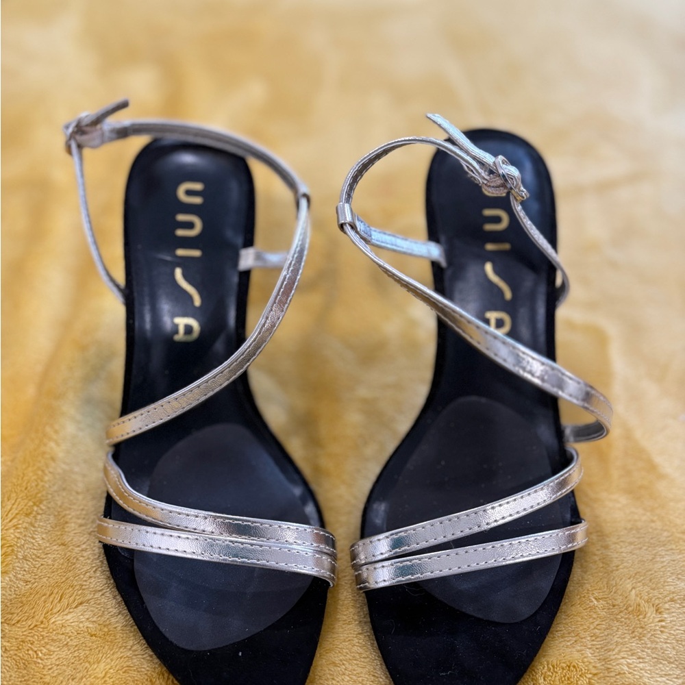 Unisa Women's Metallic Strappy Heels